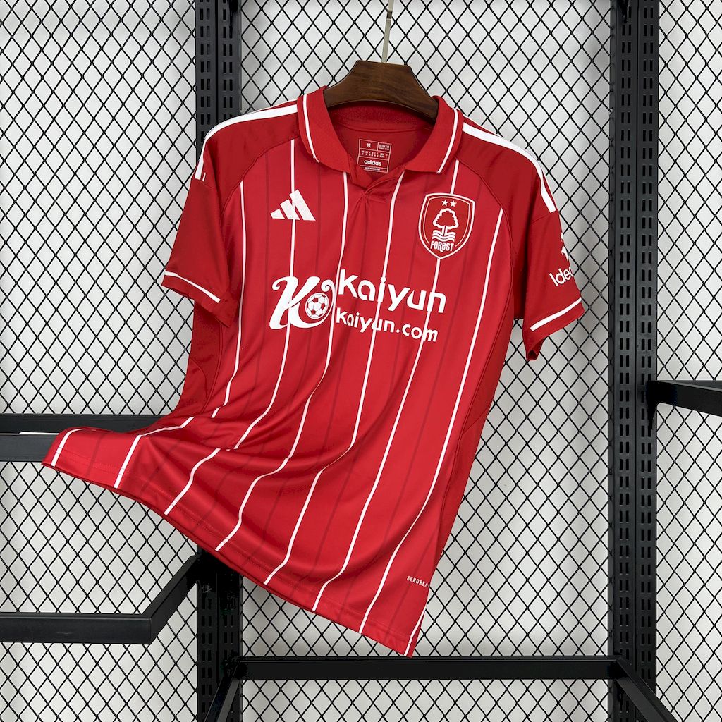 Nottingham maillot foot domicile 2025 2026